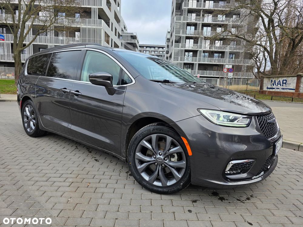 Chrysler Pacifica - 1