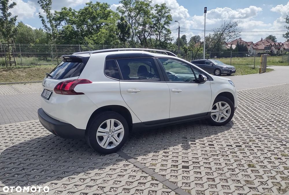 Peugeot 2008 1.2 Pure Tech GPF Style S&S - 4