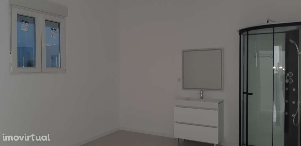 Loja  Venda em Alto do Seixalinho, Santo André e Verderena,Barreiro - Grande imagem: 2/19