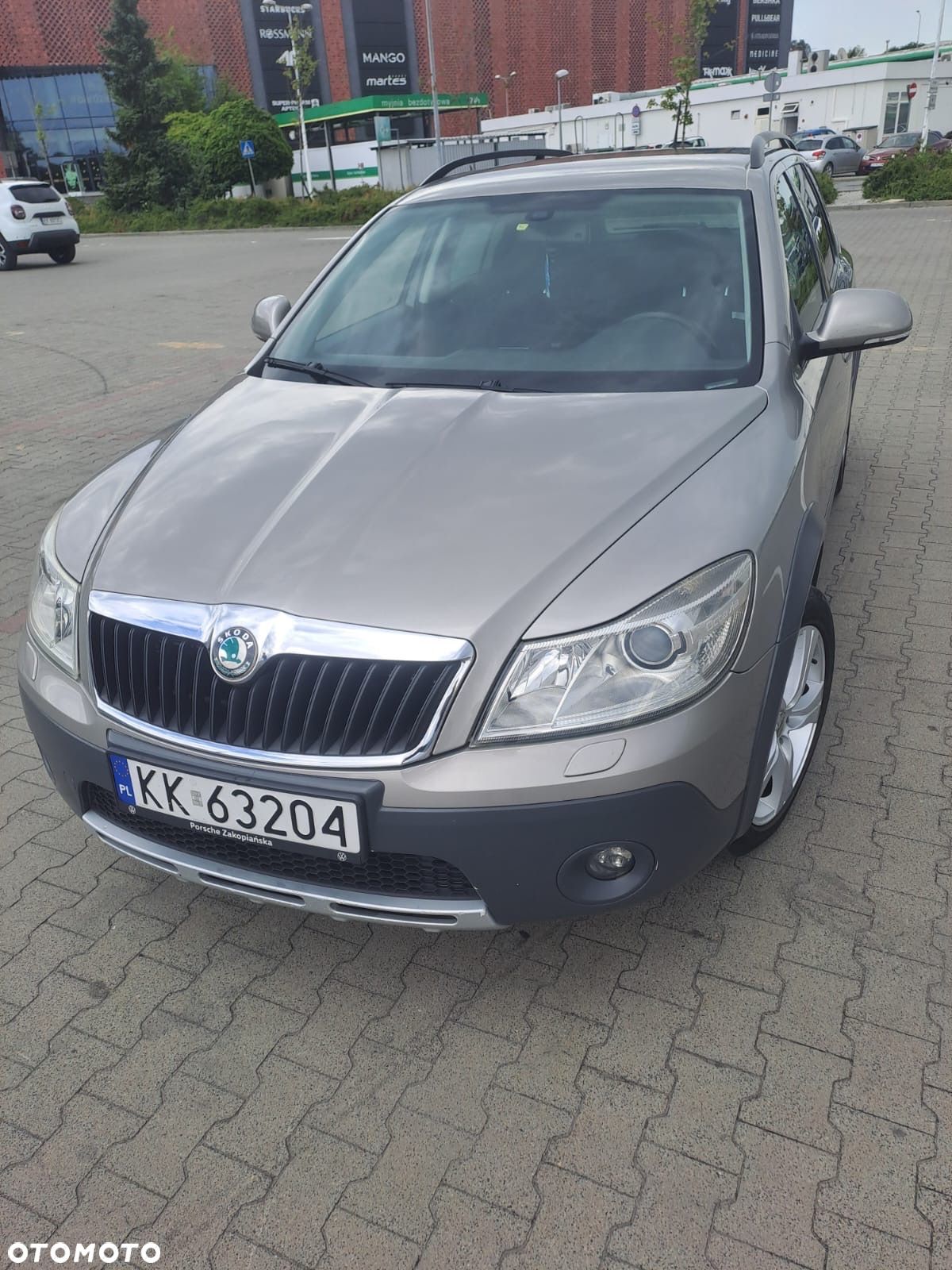 Skoda Octavia Combi 2.0 TDI DPF 4x4 Scout - 1
