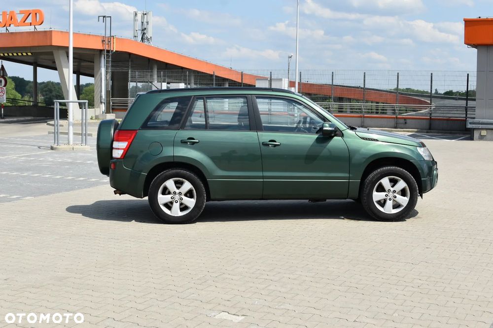 Suzuki Grand Vitara 2.0 De luxe - 16