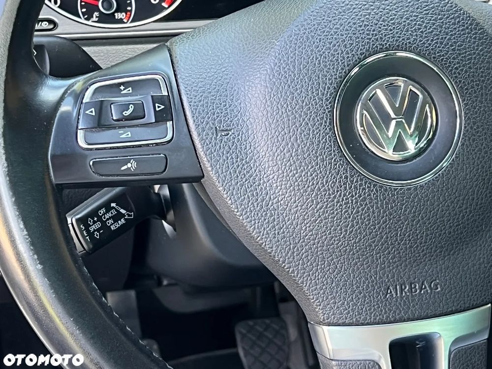 Volkswagen Passat - 20