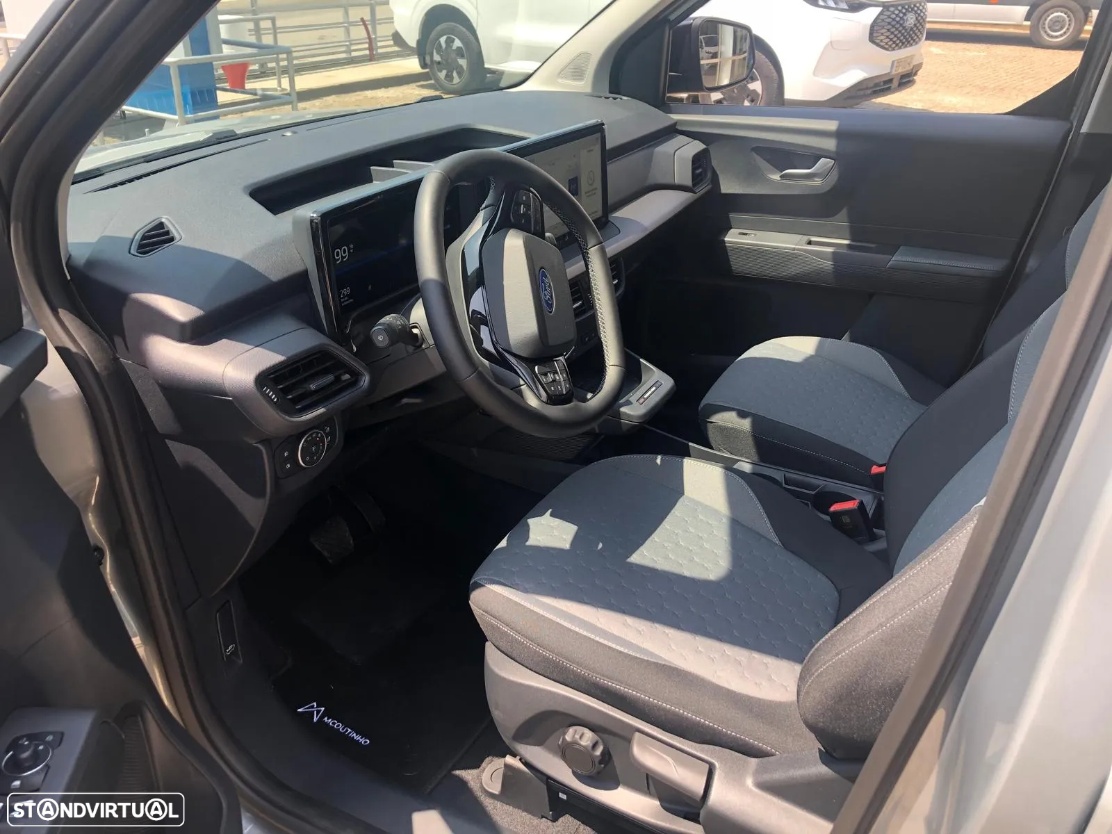Ford Tourneo Courier E-Tourneo 43.6 kWh Titanium - 10