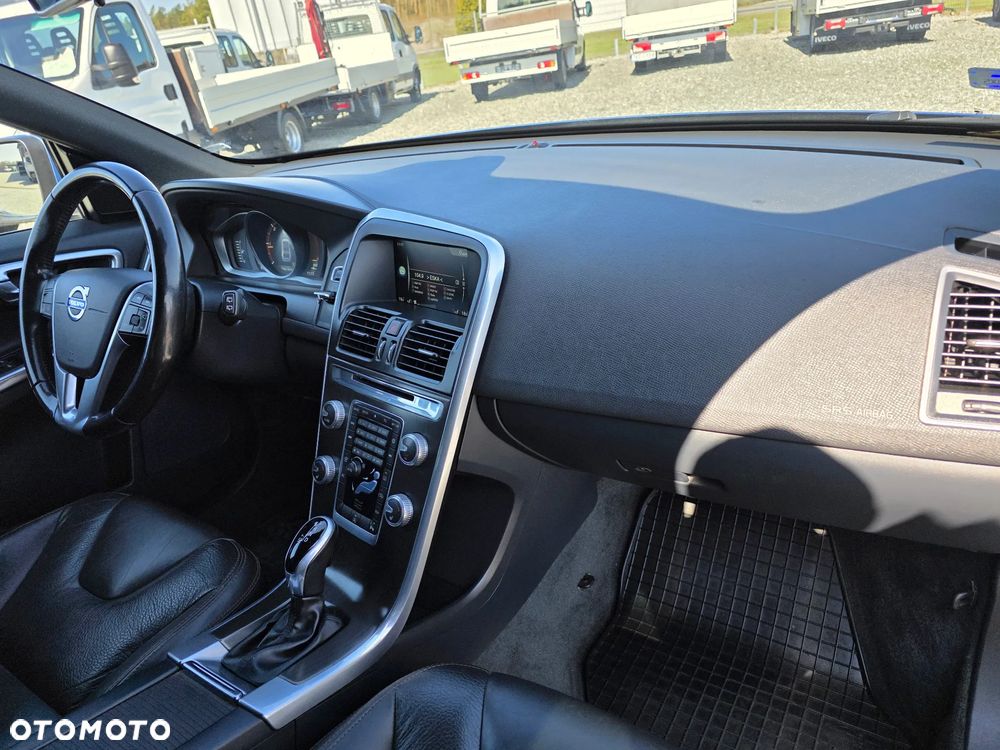 Volvo XC 60 D4 Geartronic Momentum - 30