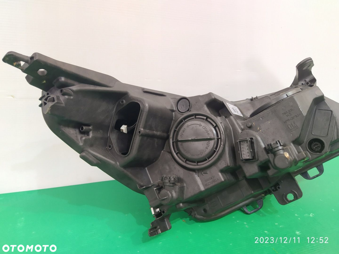 LAMPA LEWA PRZEDNIA SOCZEWKA  LED OPEL ASTRA K 5 V 39158005 - 9