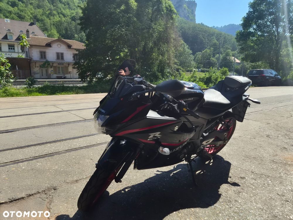 Suzuki GSX-R - 6