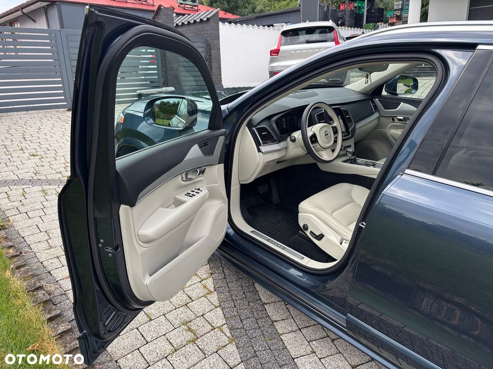 Volvo XC 90 - 10