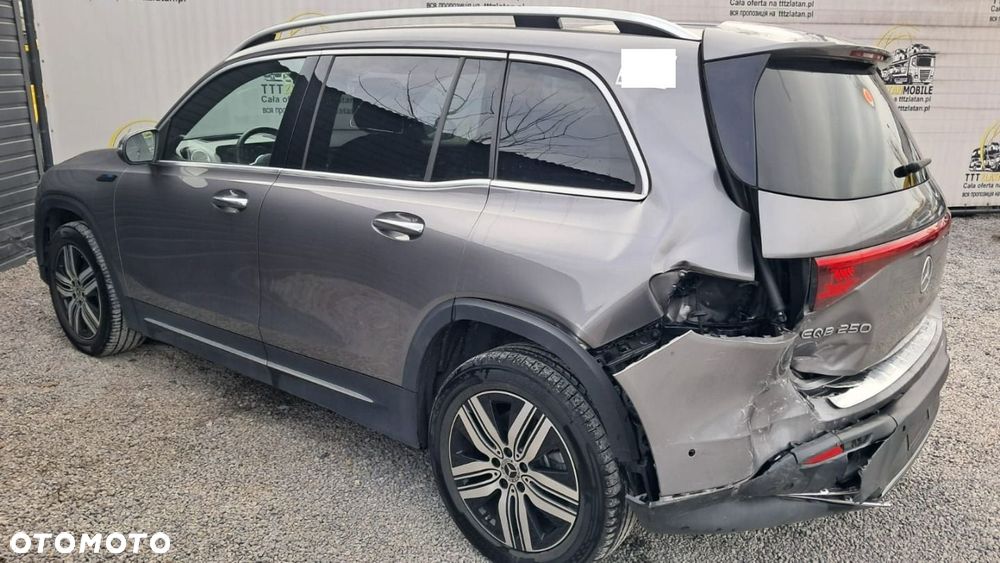 Mercedes-Benz EQB - 18