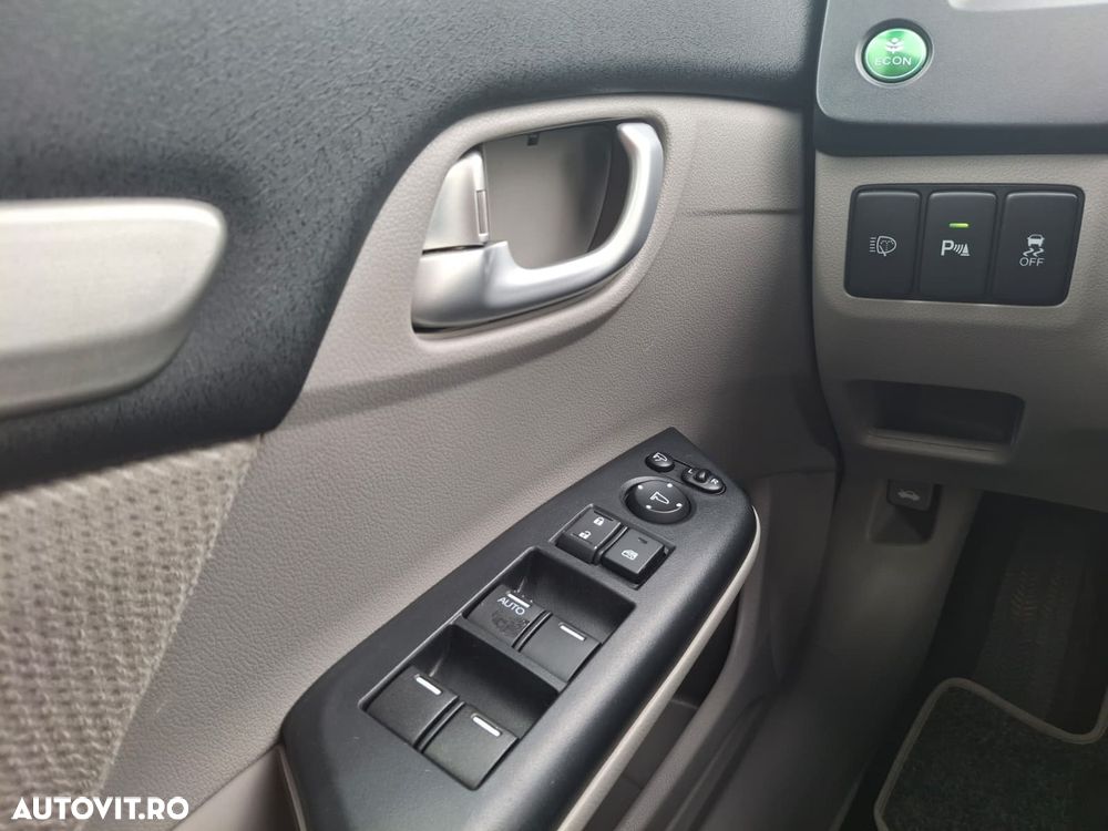 Honda Civic 1.8 i-VTEC MT Lifestyle - 24