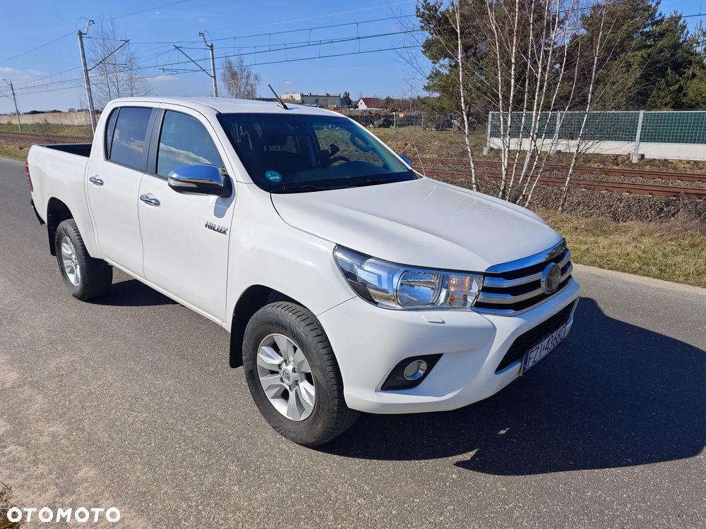Toyota Hilux 4x4 Double Cab S&S Comfort - 24