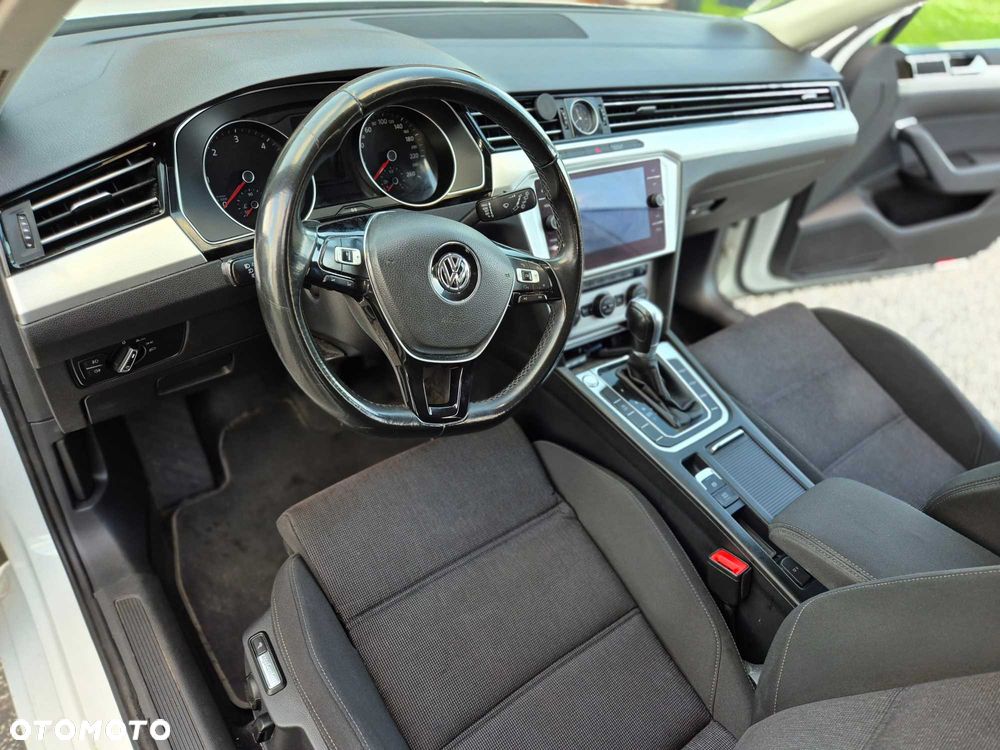 Volkswagen Passat - 5