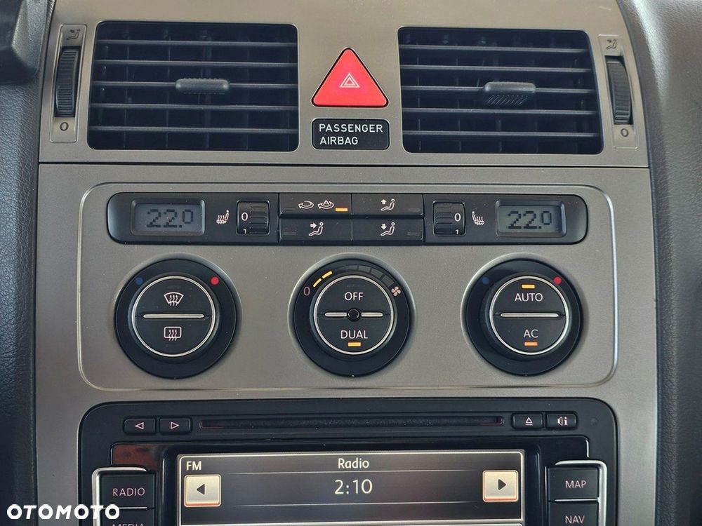 Volkswagen Touran - 19