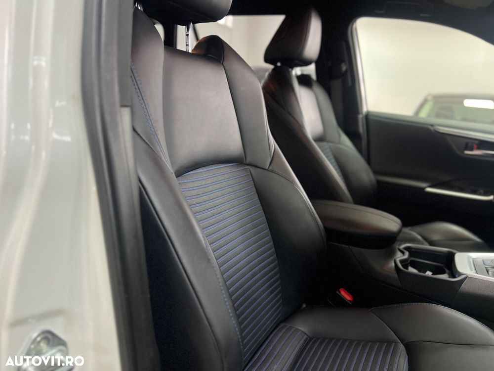 Toyota RAV4 2.5 4x4 Hybrid Lounge - 13