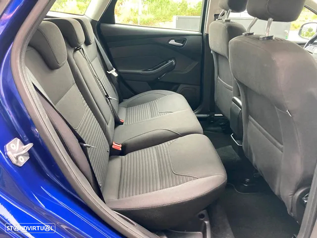 Ford Focus SW 1.0 EcoBoost S&S Titanium - 31