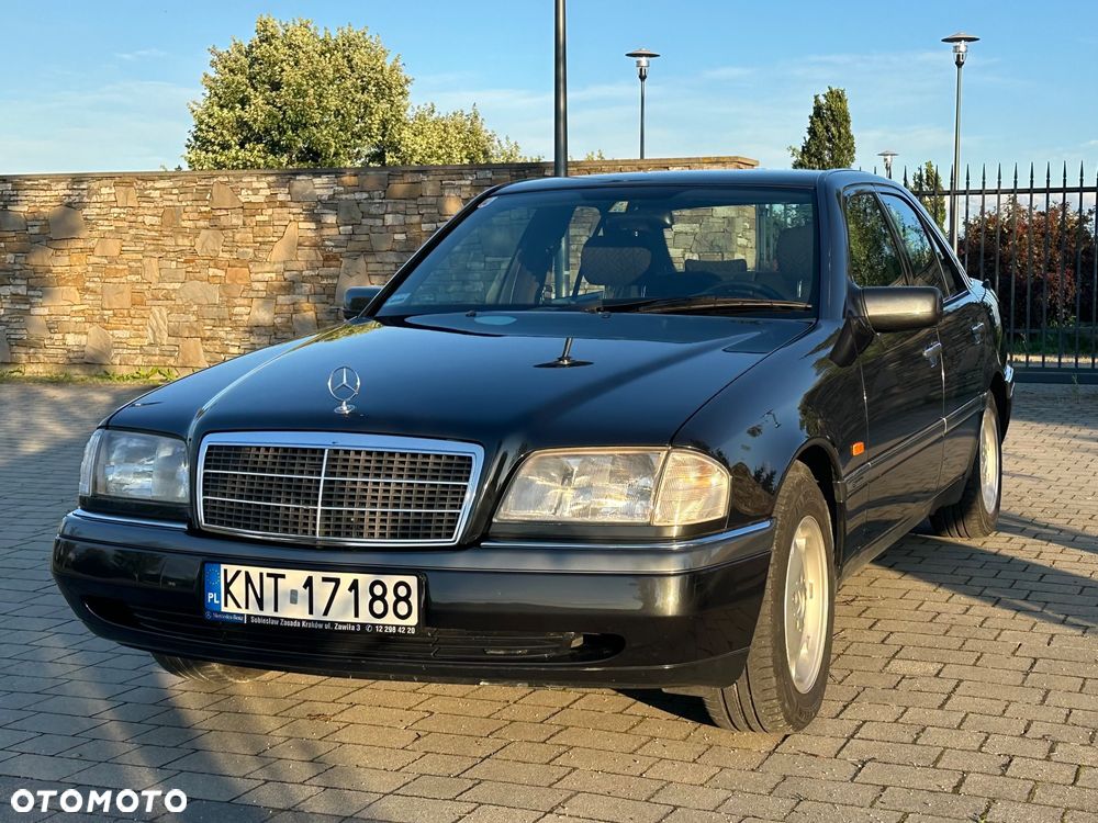 Mercedes-Benz Klasa C 180 Elegance - 11