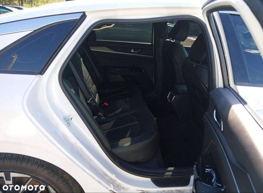 Kia K5 - 11