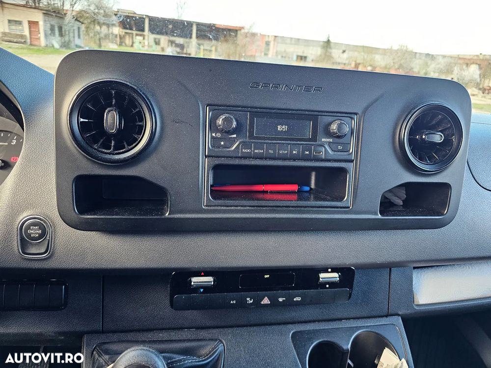 Mercedes-Benz Sprinter - 15