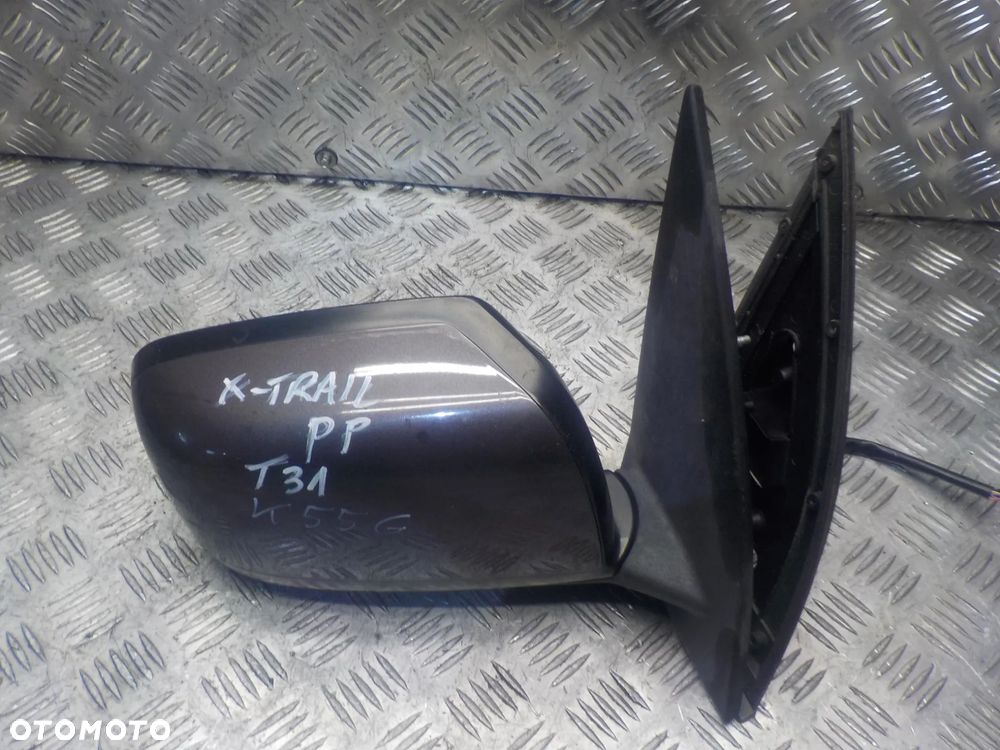 NISSAN X-TRAIL T31 LUSTERKO PRAWE K55G