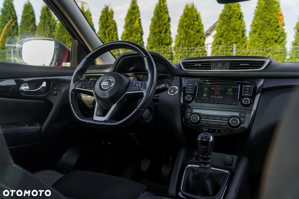 Nissan Qashqai 1.3 DIG-T N-Connecta - 17