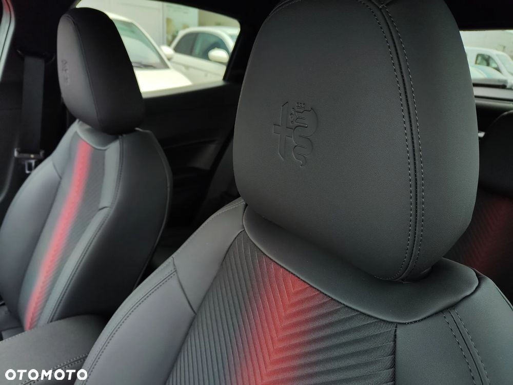 Alfa Romeo Junior 1.2 mHEV Ibrida Speciale eDCT - 20