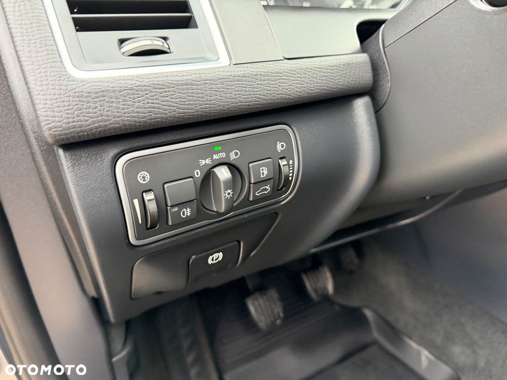 Volvo XC 60 D3 SCR Momentum - 23