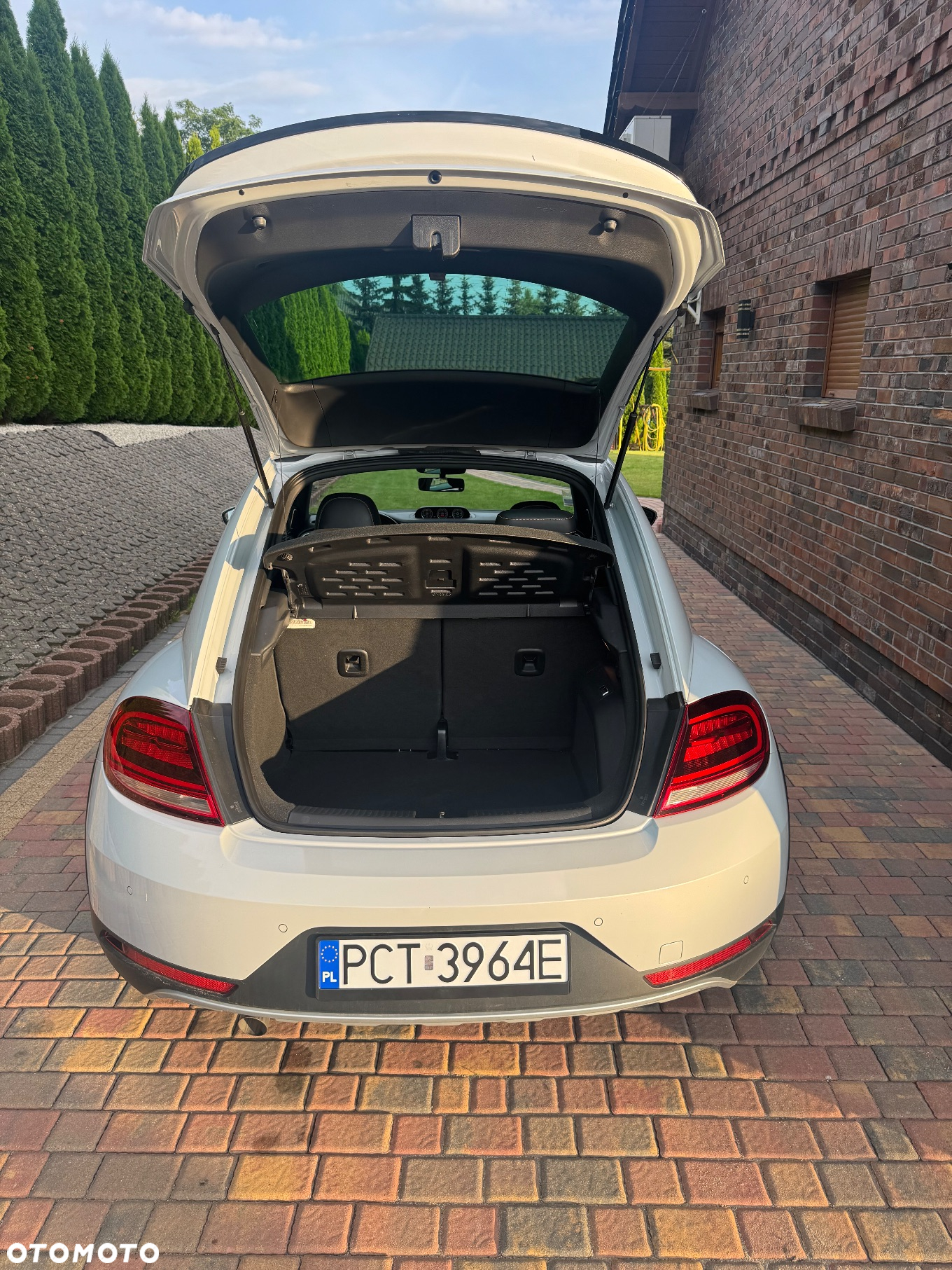 Volkswagen Beetle The 2.0 TDI DPF Blue Motion Technologie Dune - 24