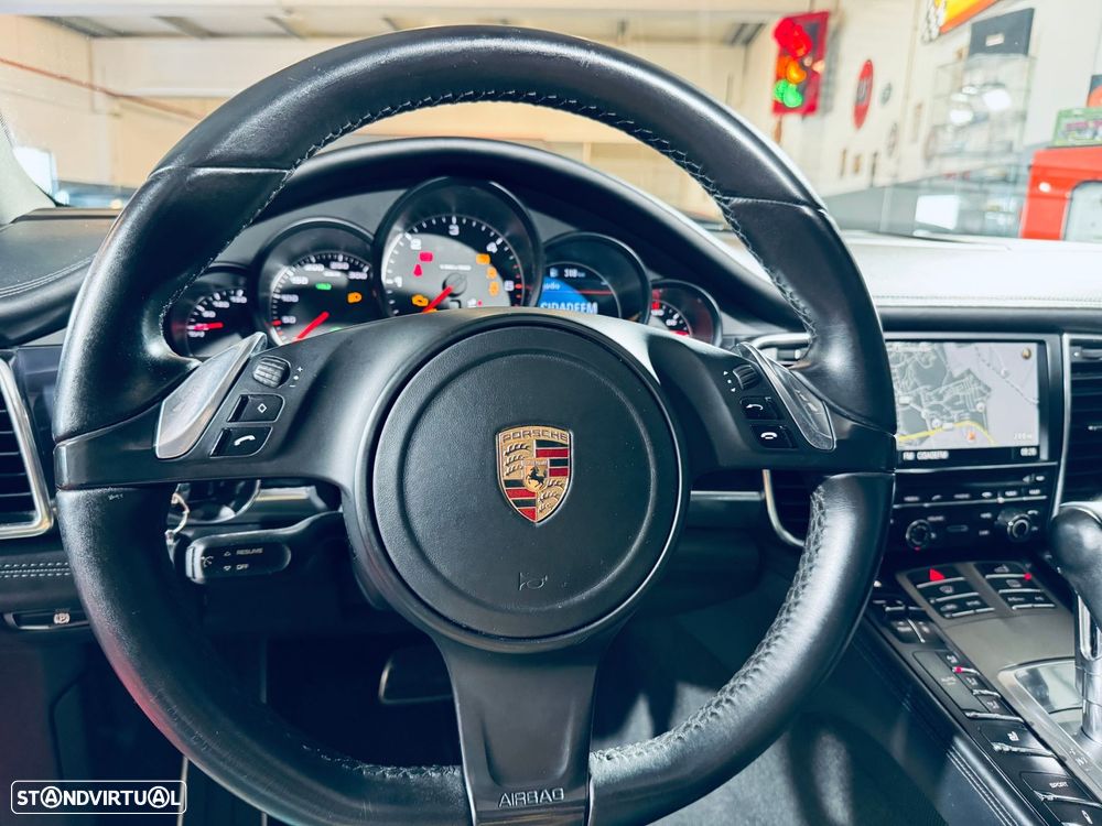 Porsche Panamera - 27