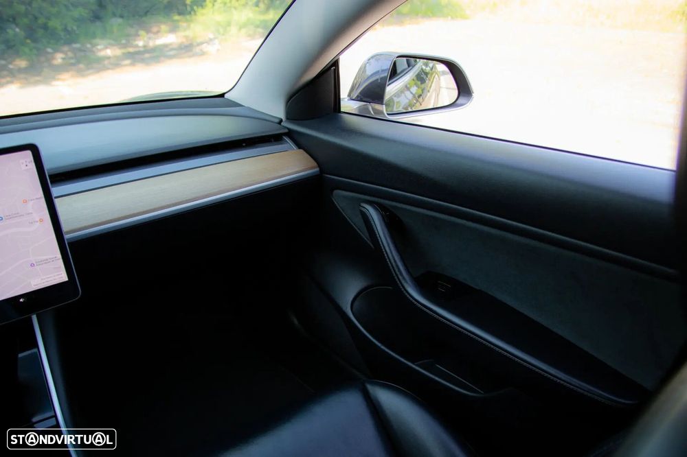 Tesla Model 3 Standard Range Plus RWD - 32