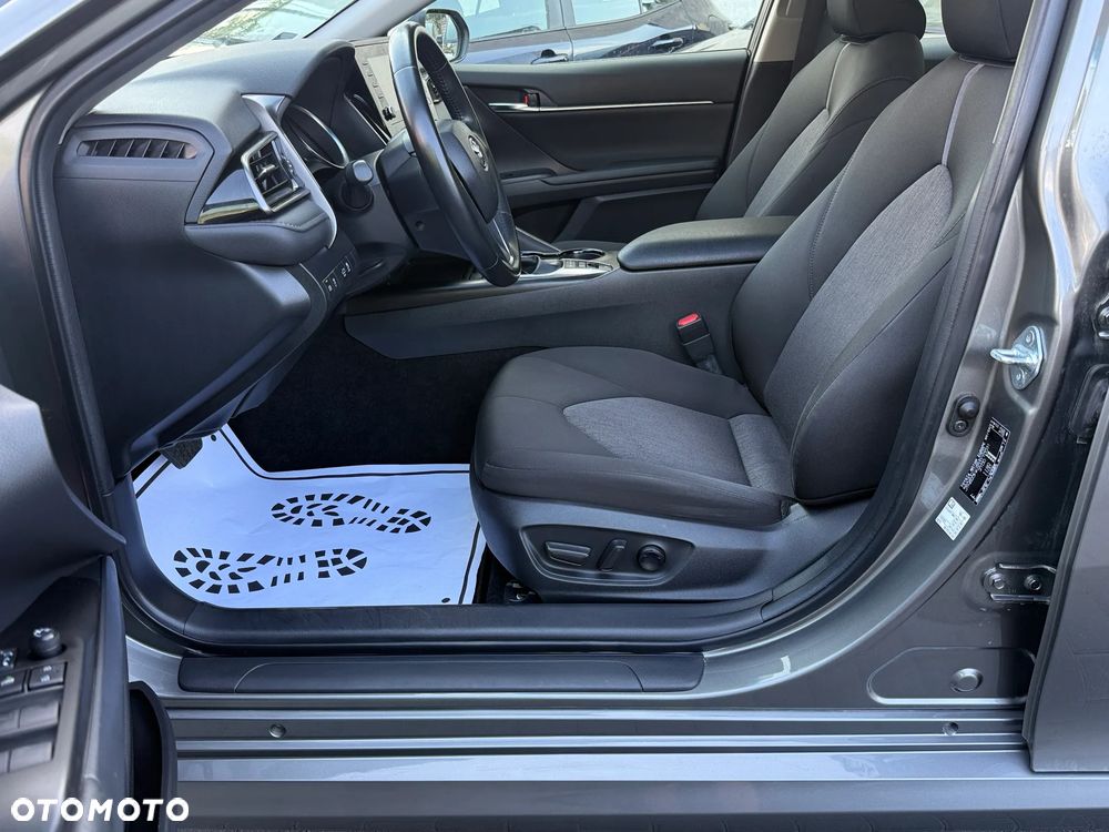 Toyota Camry 2.5 Hybrid Comfort CVT - 18