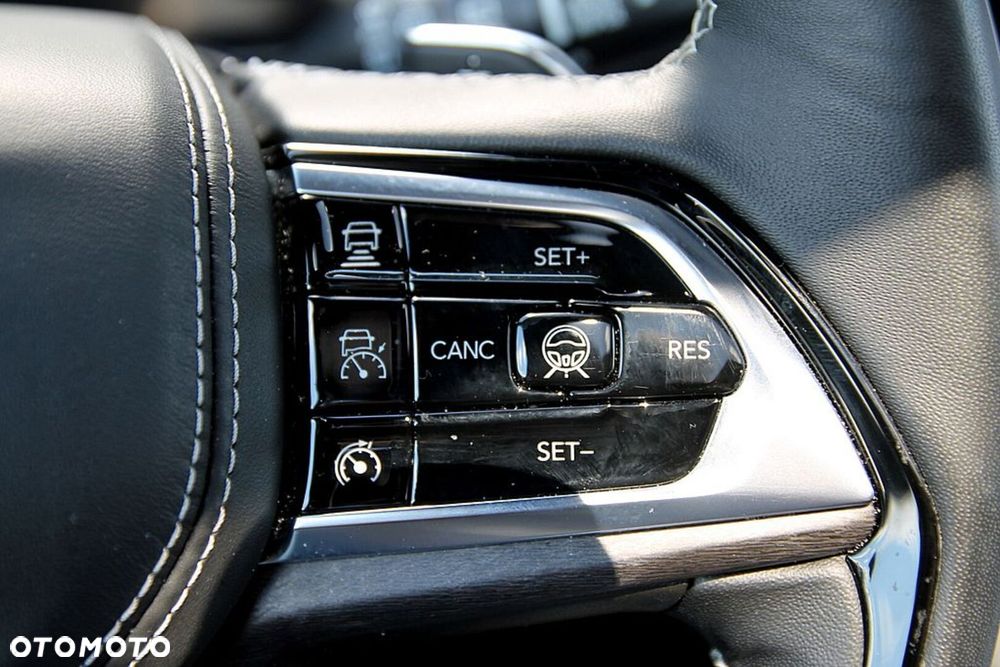 Jeep Grand Cherokee - 38