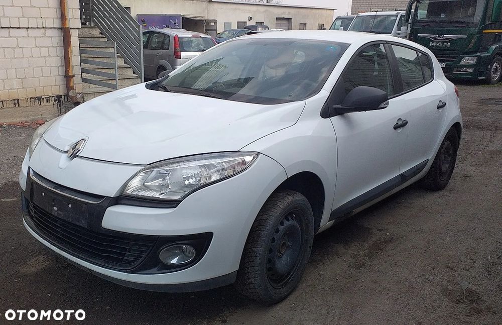 Szyba czołowa drzwi Renault Megane III Lift 5D HB - 2