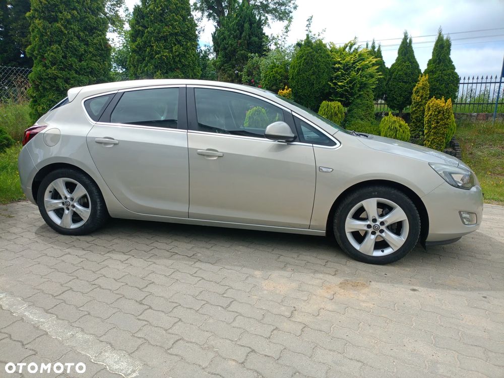 Opel Astra 1.6 Design Edition - 6