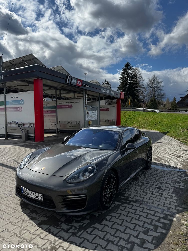 Porsche Panamera GTS - 2