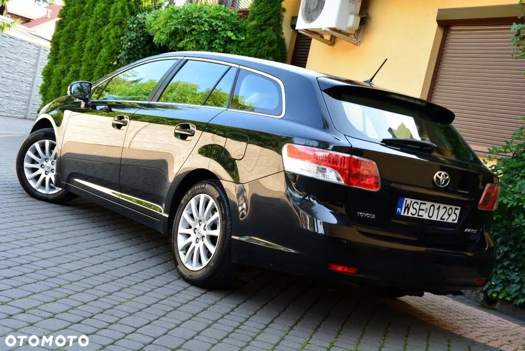 Toyota Avensis 1.8 Sol plus NAVI - 18
