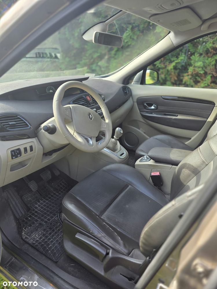 Renault Scenic - 26