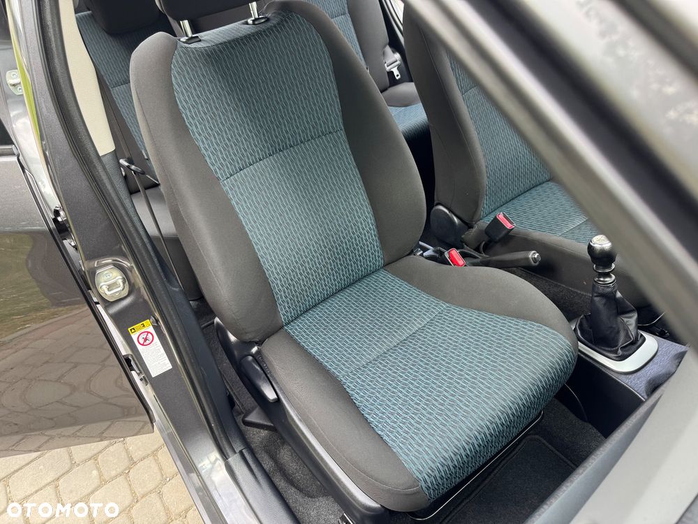 Toyota Yaris - 23