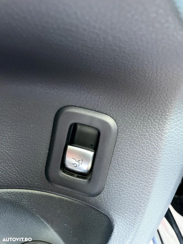 Mercedes-Benz C - 19