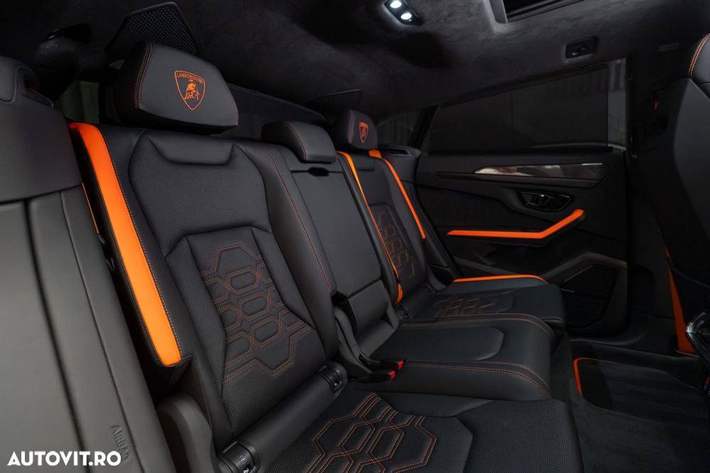 Lamborghini URUS - 35