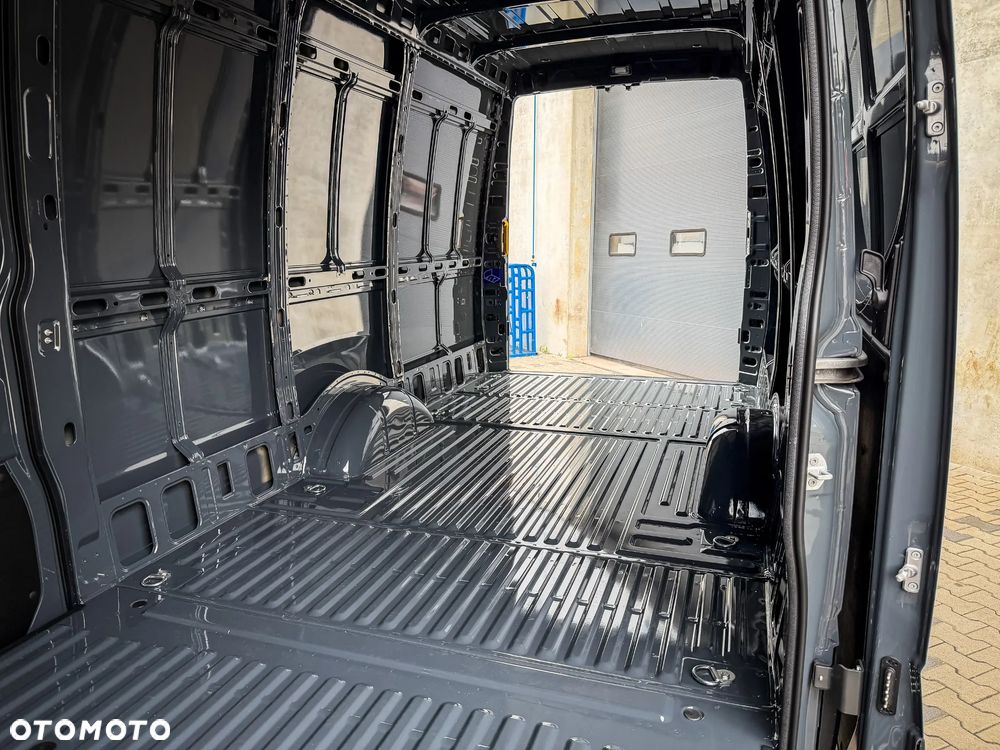 Iveco Daily 35S18HA8 V - Furgon L4H2 silnik 3.0 automat od ręki GSC Gorzów - 20