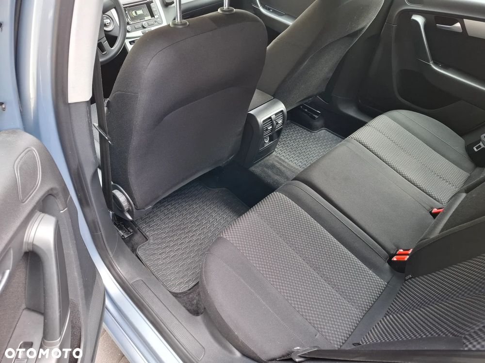 Volkswagen Passat 2.0 TDI Comfortline - 13