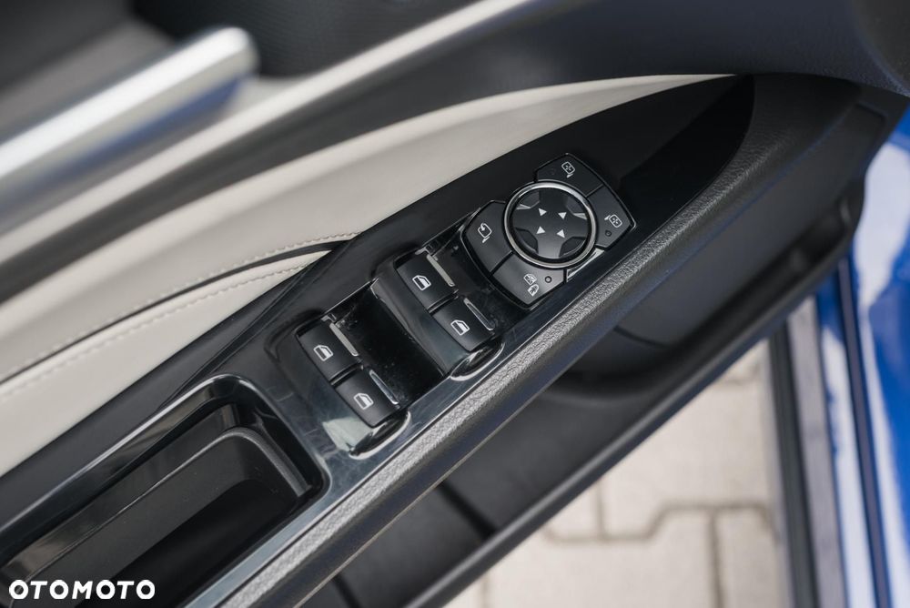Ford Mondeo - 28