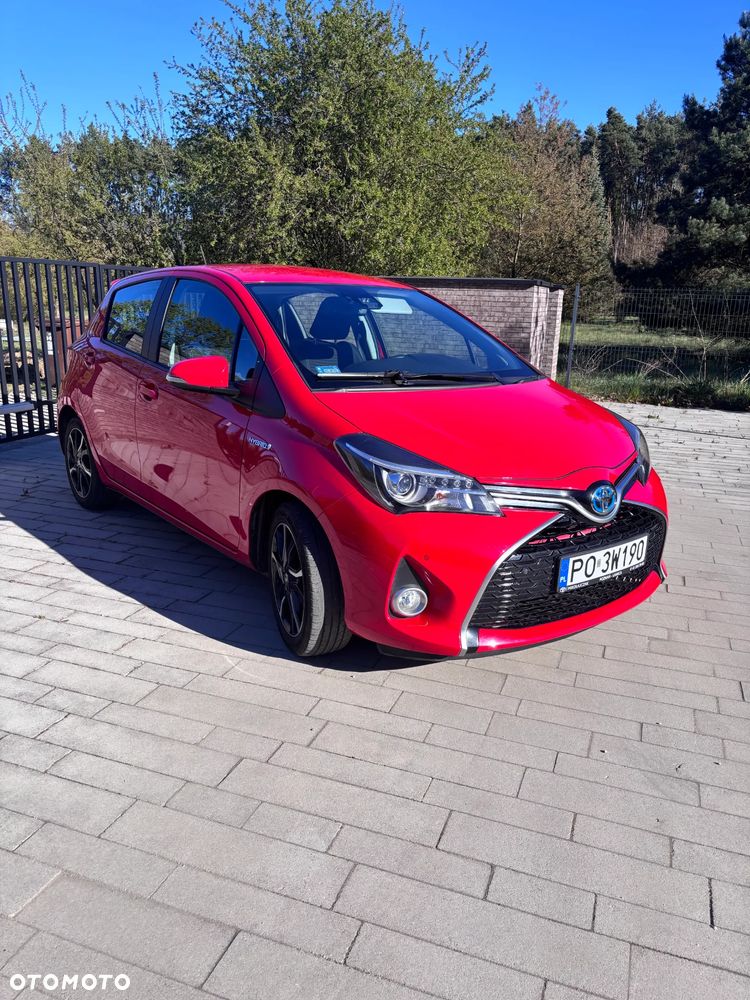 Toyota Yaris Hybrid 100 Dynamic - 1