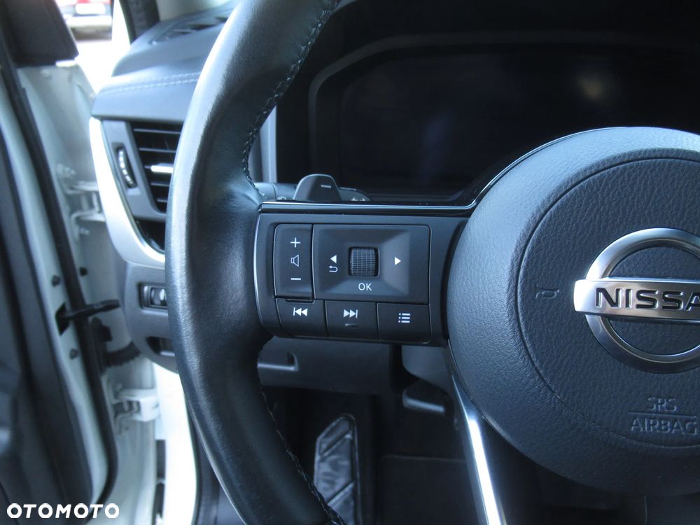 Nissan Qashqai 1.3 DIG-T N-Connecta DCT - 12