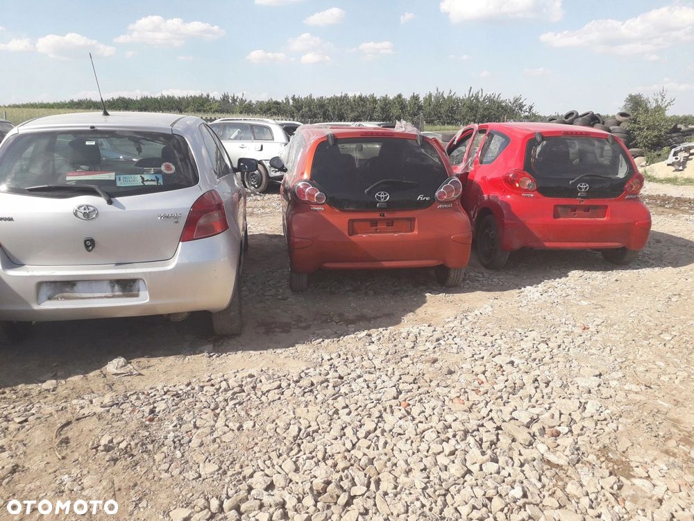Toyota Aygo I osłona pod zderzak dolna płyta - 14