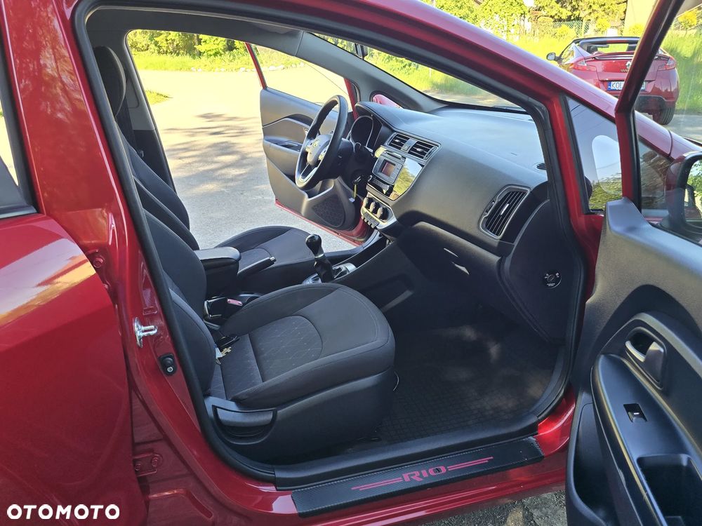 Kia Rio 1.2 L - 11