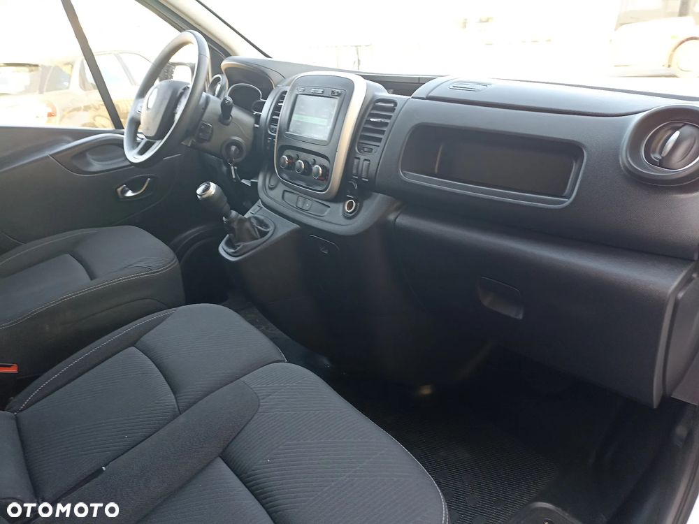 Renault TRAFIC - 12