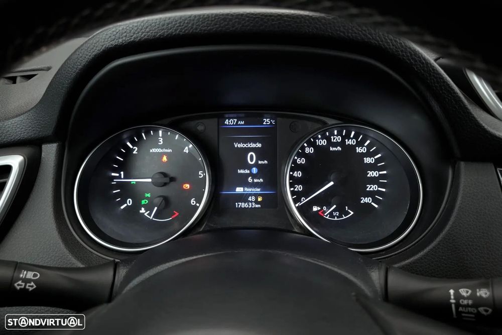 Nissan Qashqai 1.7 dCi N-Connecta - 19