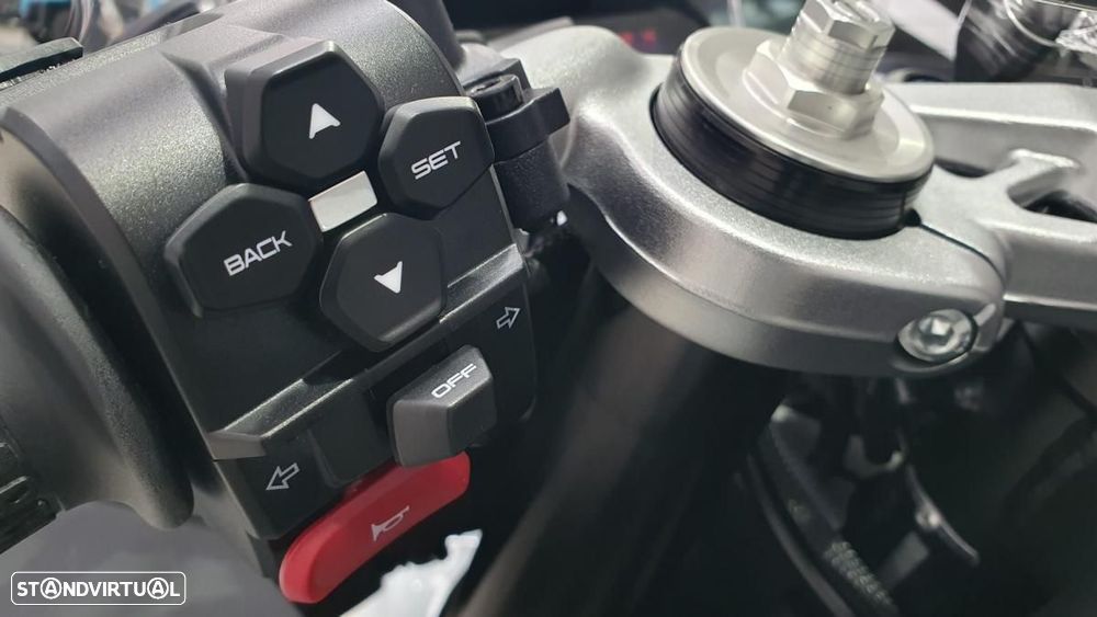 CF Moto 675SR-R - 14