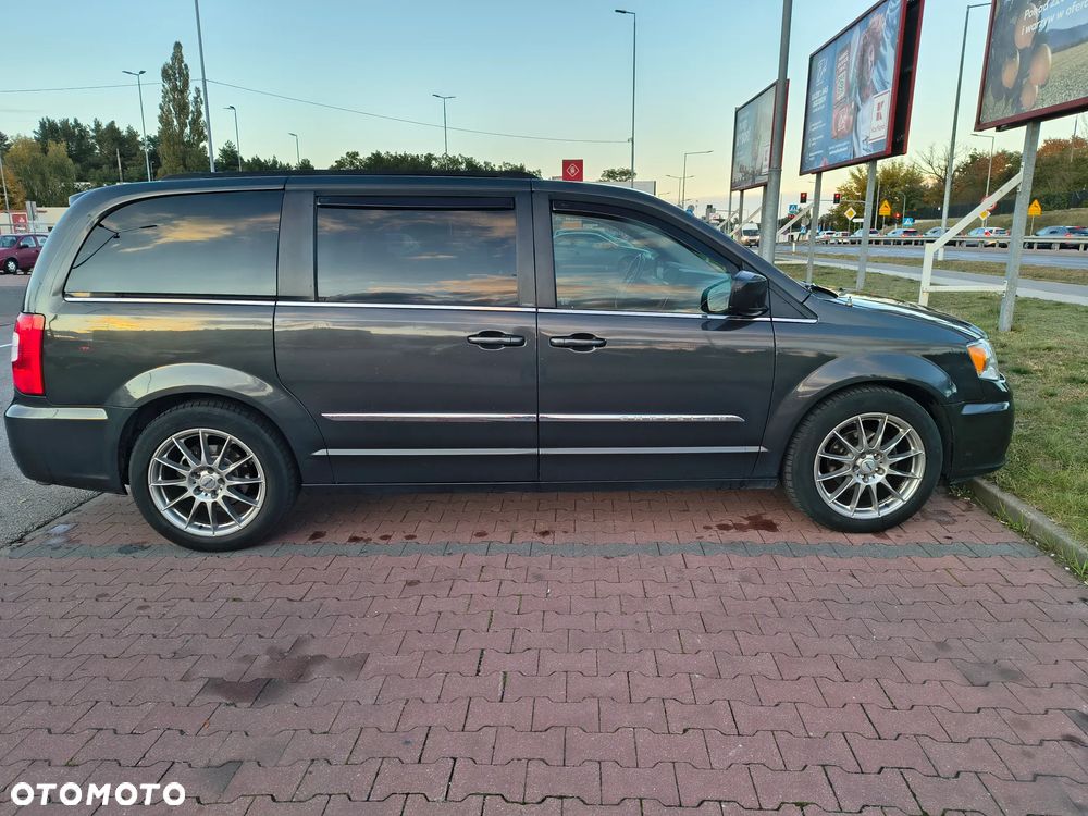 Chrysler Town & Country - 1
