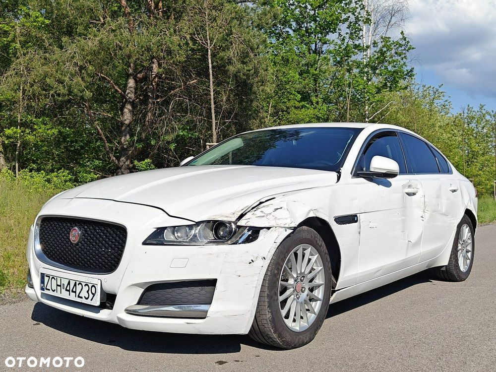 Jaguar XF - 3